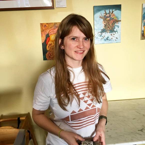 Meet your Posher, Caitlin - Picture 1 of 1